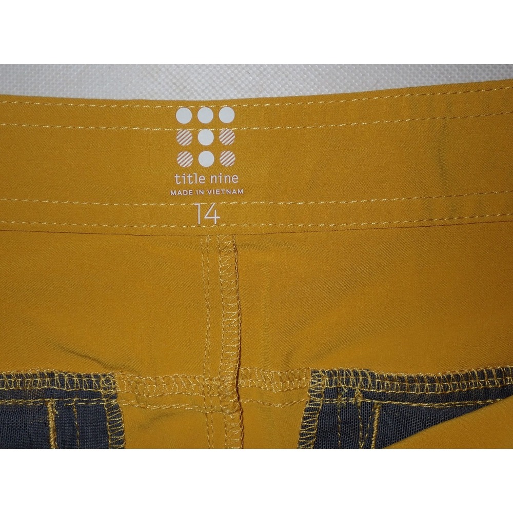 Title Nine Women's Rogue Short 9" Mustard Yellow Hiking Outdoor Shorts Size 14 - Picture 3 of 6